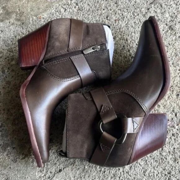 New Vince Camuto Nenanie Pointed Toe Leather Bootie Size 6 - Picture 1 of 6